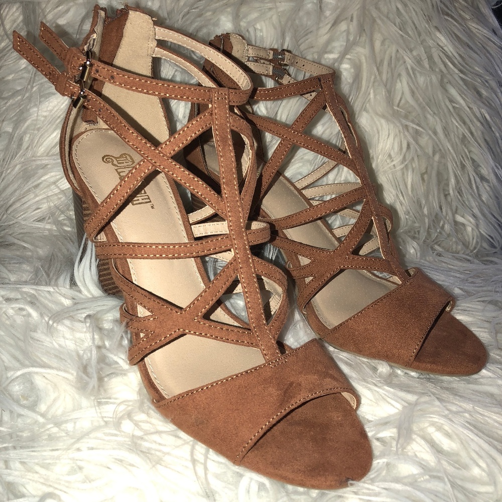 Camel Strappy Block Heels • 9 • Brash • NWOT